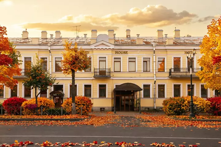 Голден Отель